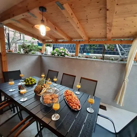 Radalj Appartamento Kaštela