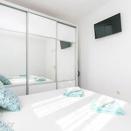 Apartment Radalj *